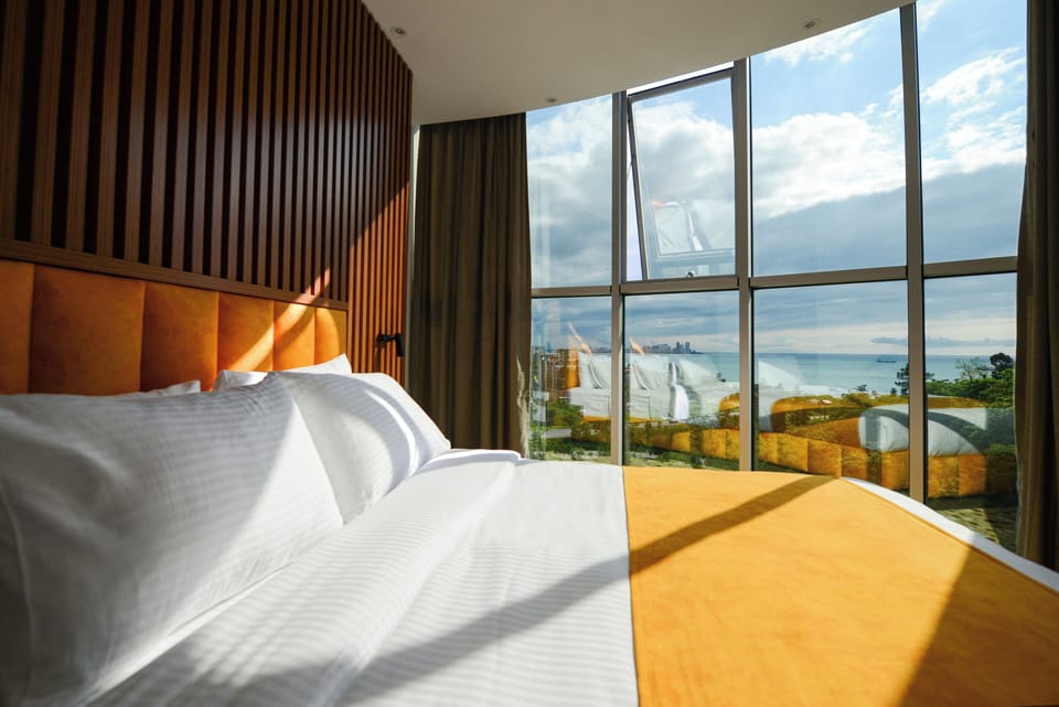 Deluxe Double Room, Sea View | In-room safe, desk, iron/ironing board, free WiFi