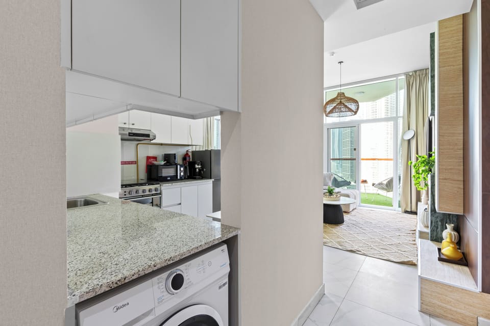 Luxury Apartment, Balcony, City View | Private kitchen | Toaster