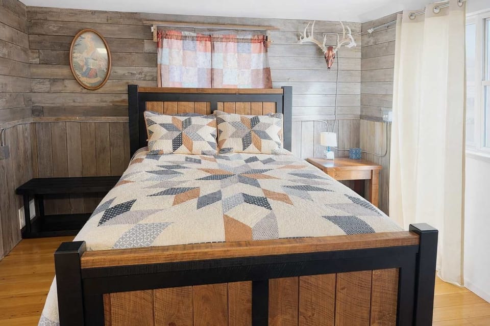 Studio, Multiple Beds, Kitchen, Garden View (Outback Shack) | 1 bedroom