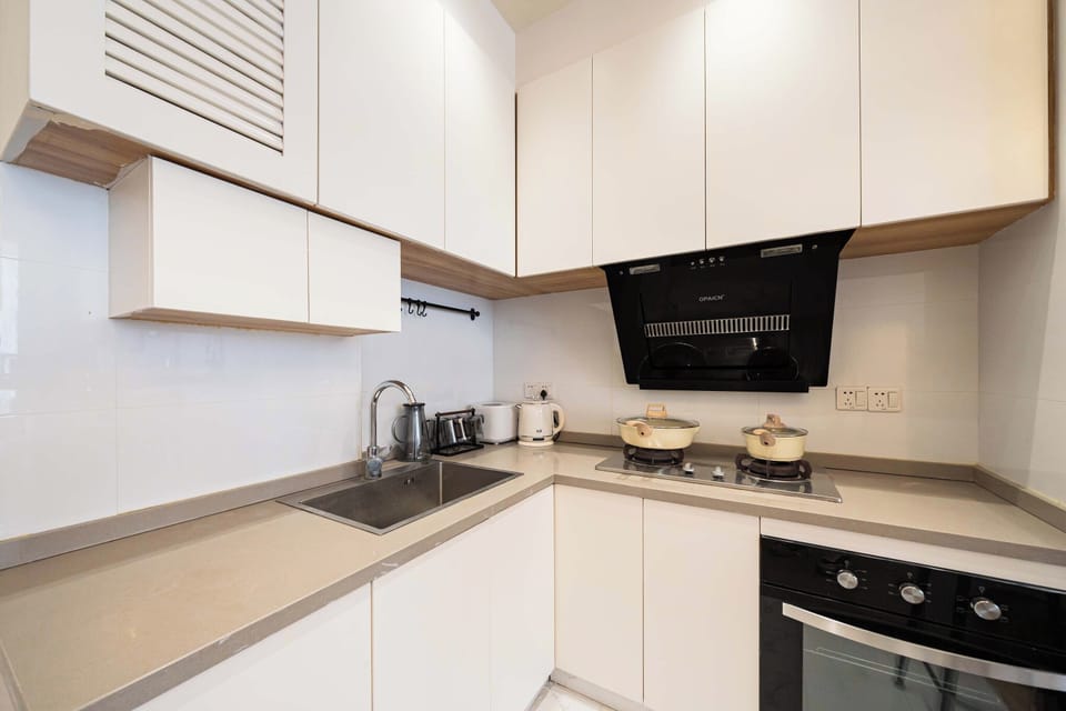 Superior Suite, City View | Desk, WiFi (free), individually decorated, bed sheets