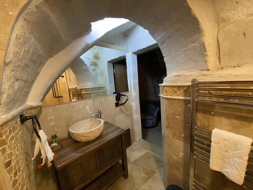 Standard Room | Bathroom | Free toiletries, hair dryer, slippers, towels