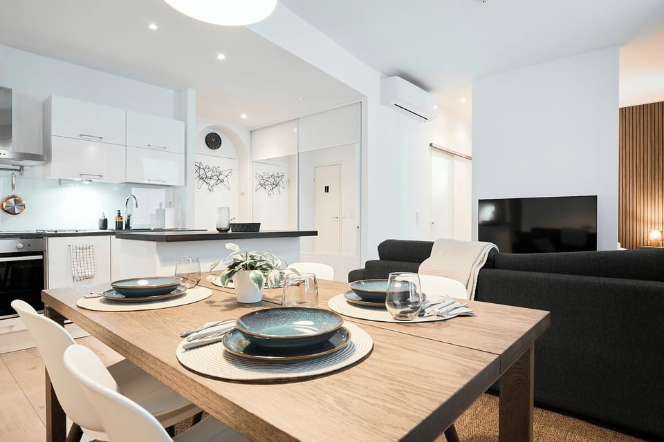 Superior Apartment, 1 Double Bed with Sofa bed, Pets Allowed | Private kitchen | Full-size fridge, microwave, oven, stovetop