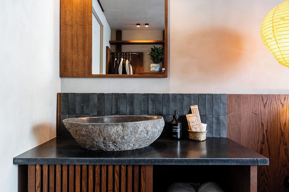 chic&basic Tokyo Hoose Hotel in Porto