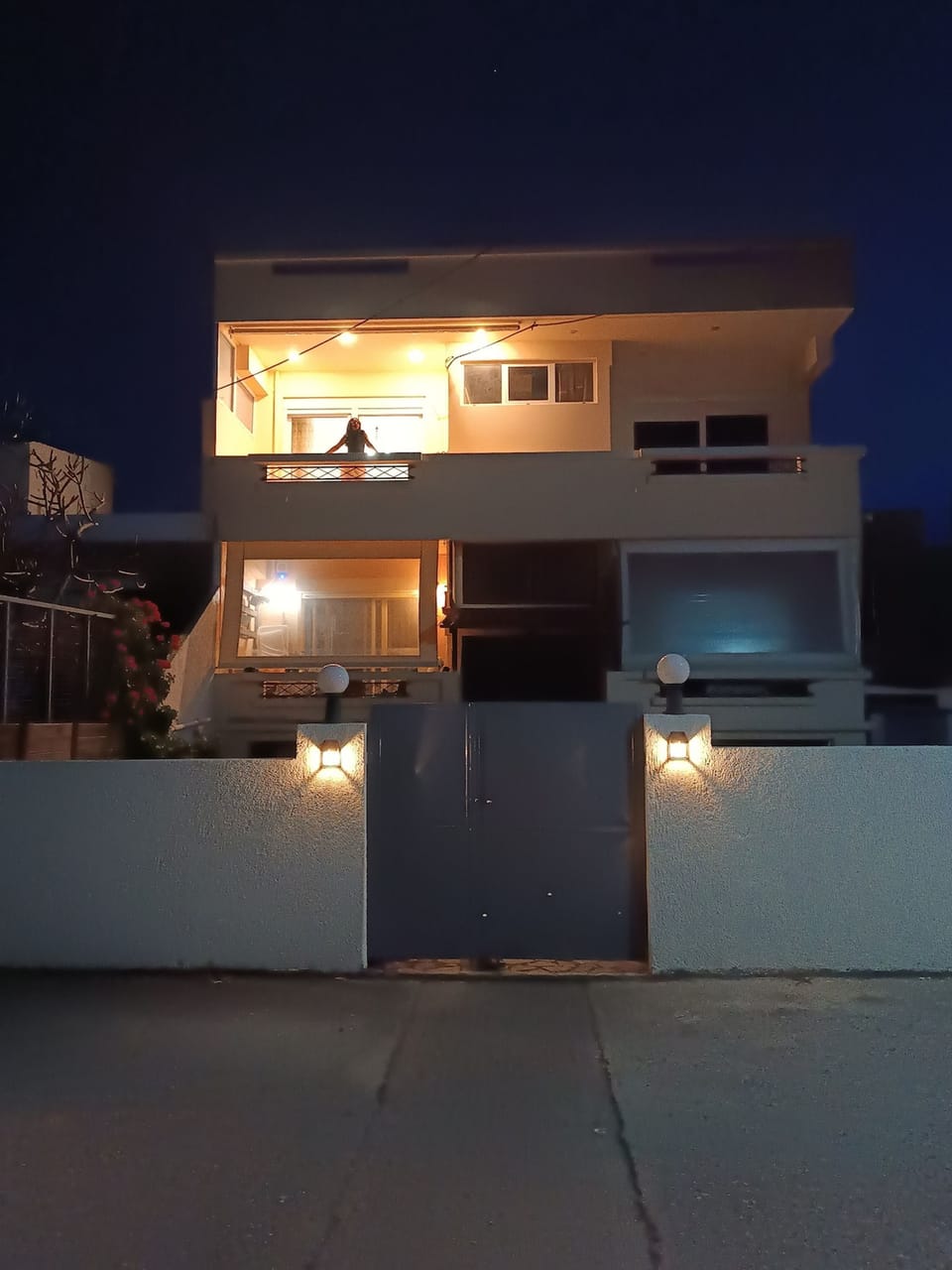 House | 1 bedroom, desk