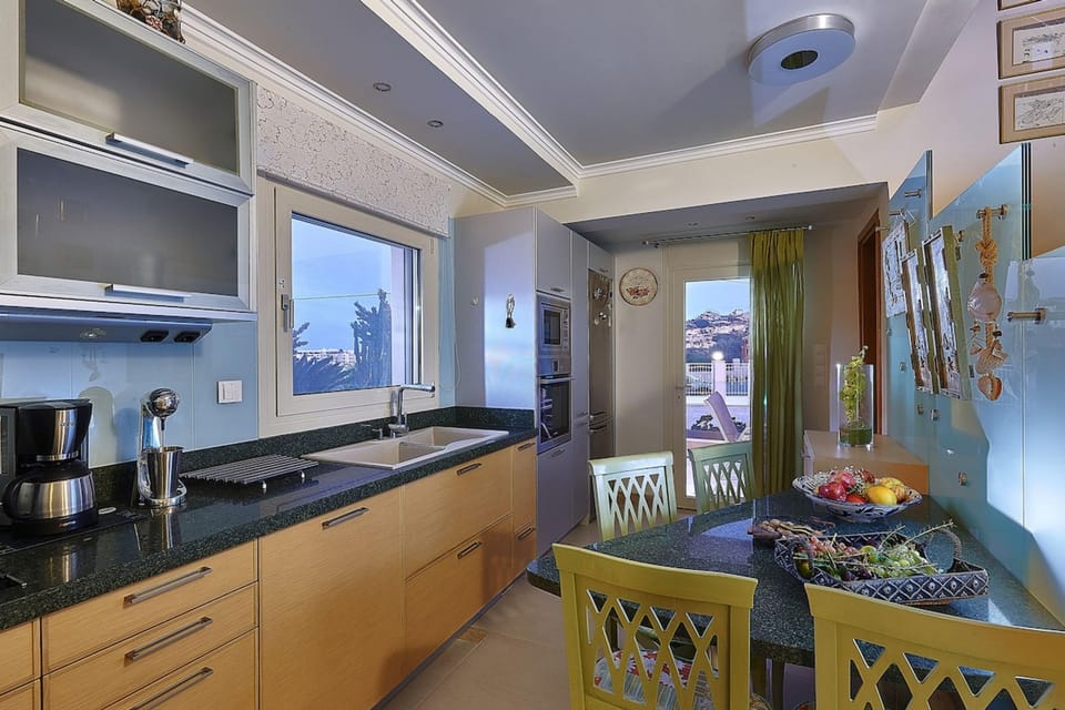House | 3 bedrooms, desk, soundproofing