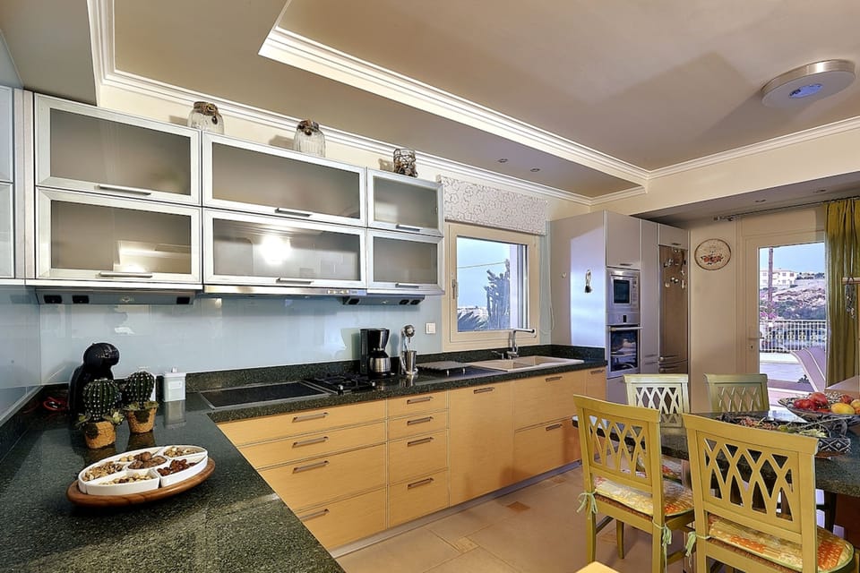 House | 3 bedrooms, desk, soundproofing