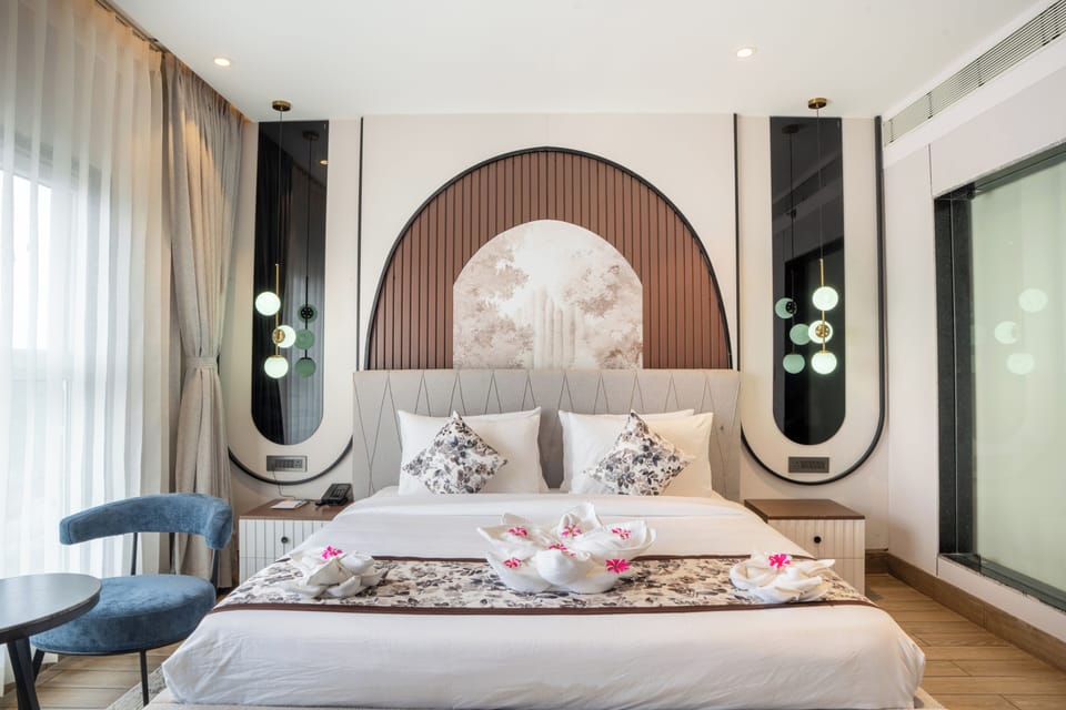 Superior Room, City View | Premium bedding, minibar, in-room safe, desk