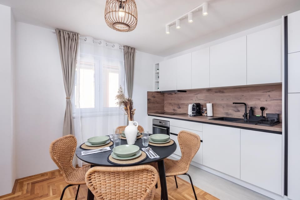 Standard Apartment, 1 Bedroom, Balcony (Apt Xenia Walk To Beach /w Balcony) | Private kitchen