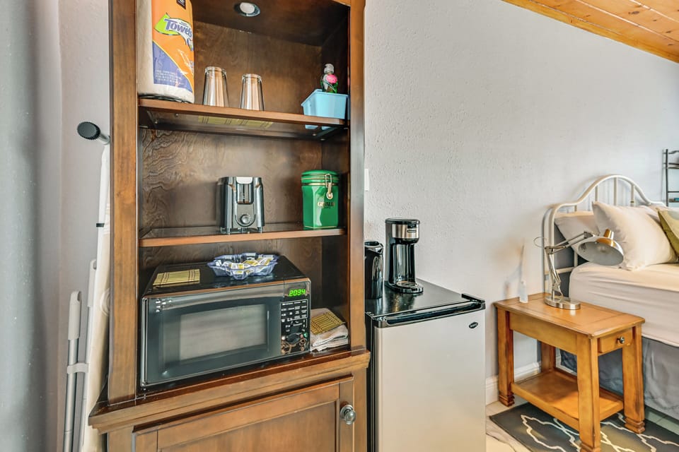 Apartment (0 Bedroom) | Interior