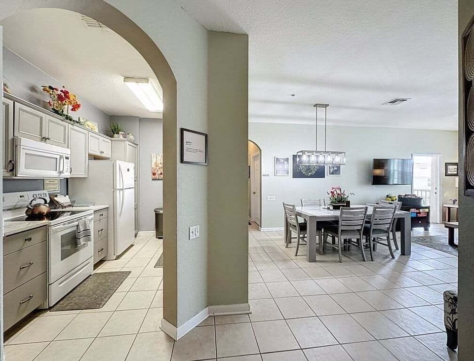 Condo, 3 Bedrooms | Private kitchen