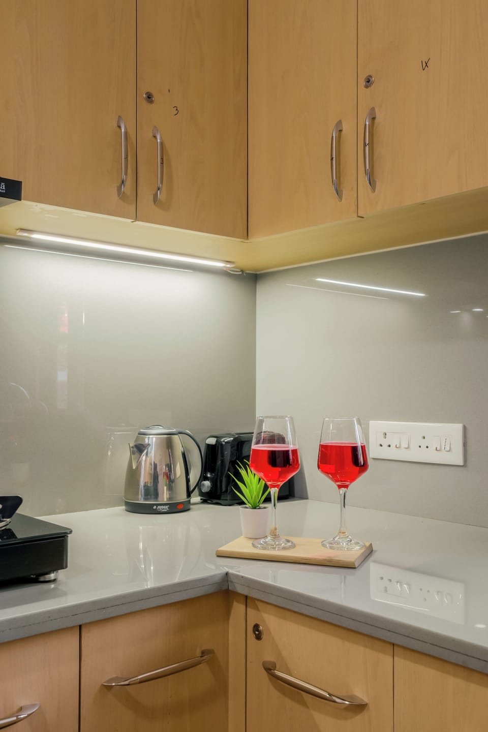 Apartment, 2 Bedrooms, Balcony | Private kitchen | Electric kettle, dining tables