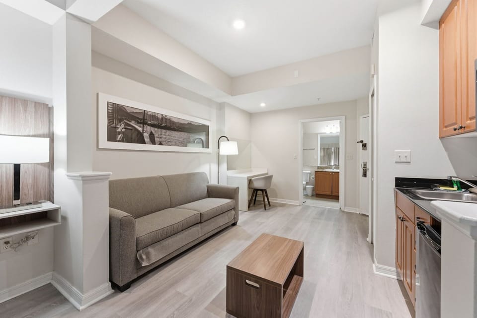 Apartment (2 Bedrooms) | 2 bedrooms, laptop workspace, iron/ironing board, travel crib