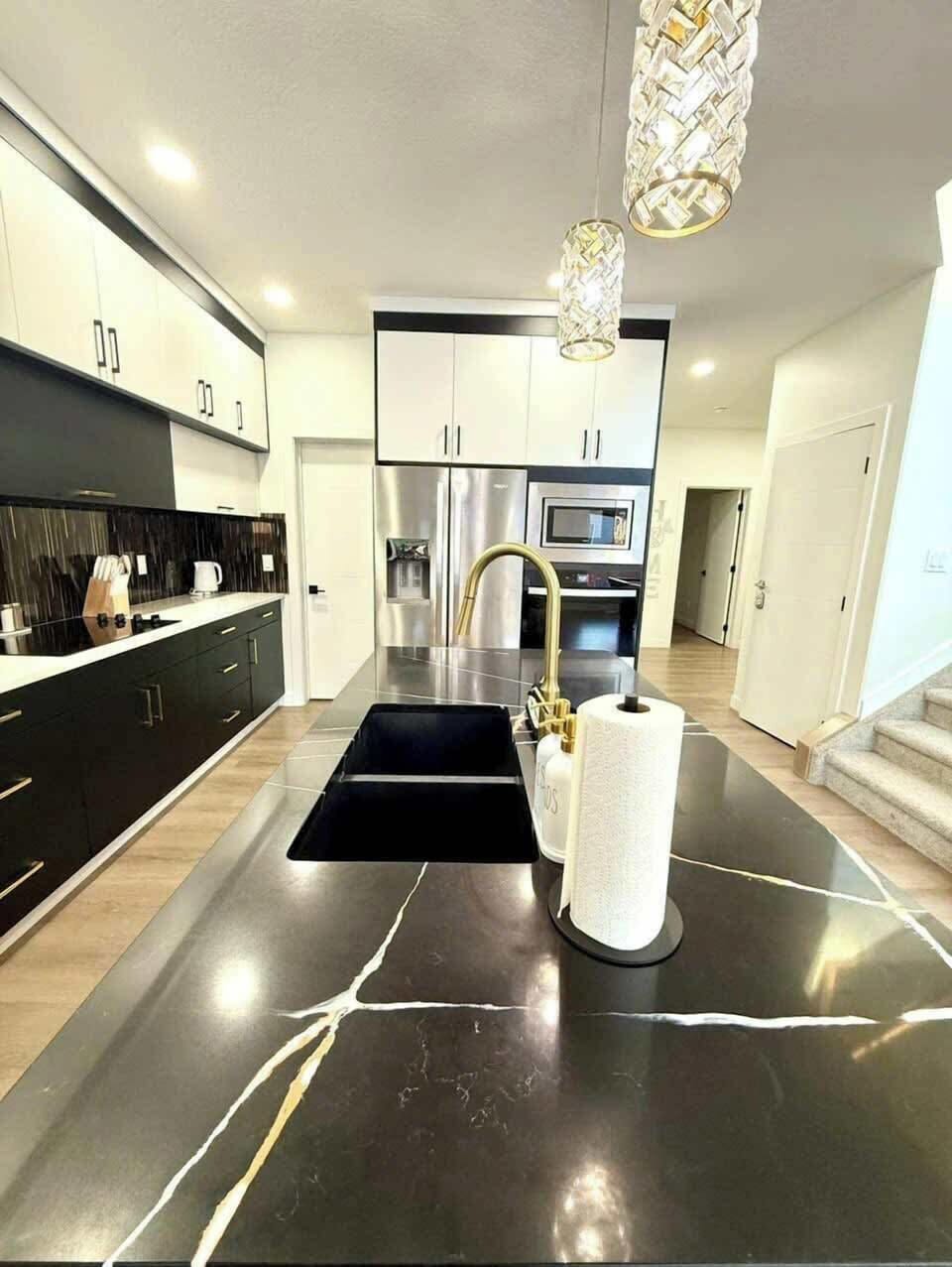Fully equipped kitchen for everyday cooking