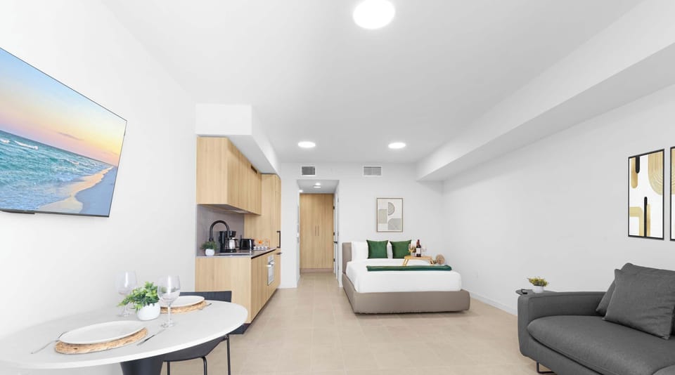 Studio - bed - open layout 