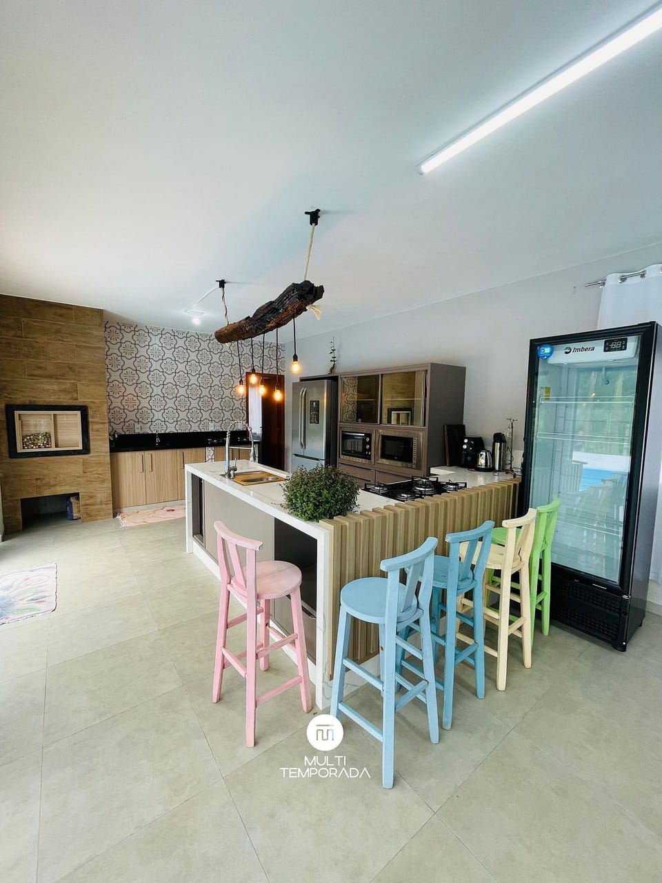 Deluxe Cabin | Private kitchen | Fridge, microwave, cookware/dishes/utensils