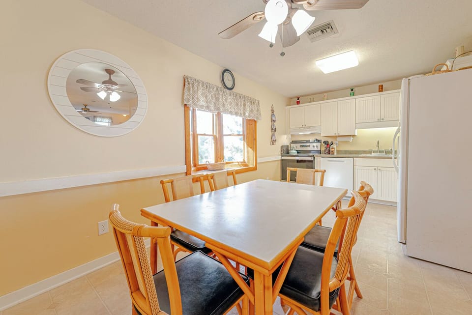 Top Level Dining Area