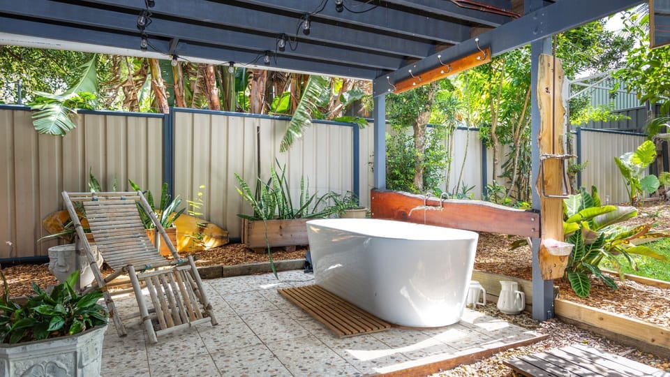 Outdoor spa tub