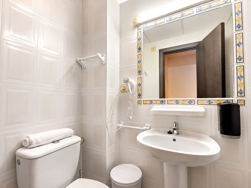 Room with small terrace and sea view | Bathroom | Eco-friendly toiletries, hair dryer, towels, soap