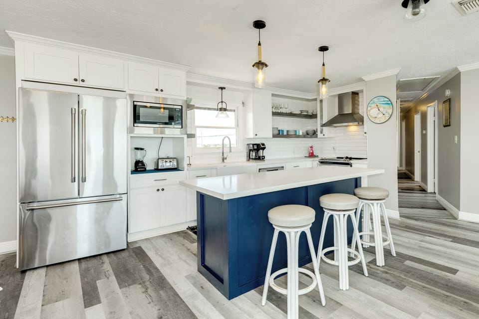 Fully equipped kitchen with stainless steel appliances