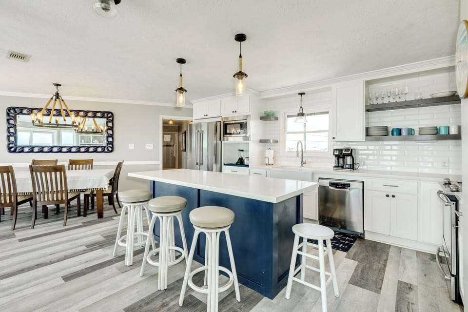 Sit up to 4 at the breakfast bar