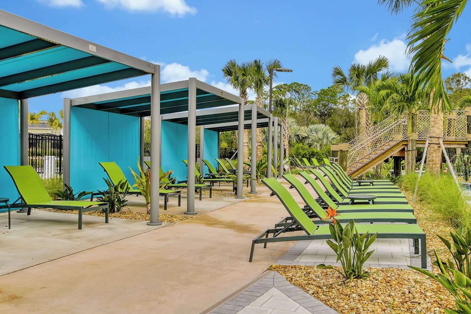 Relaxing Poolside Cabanas