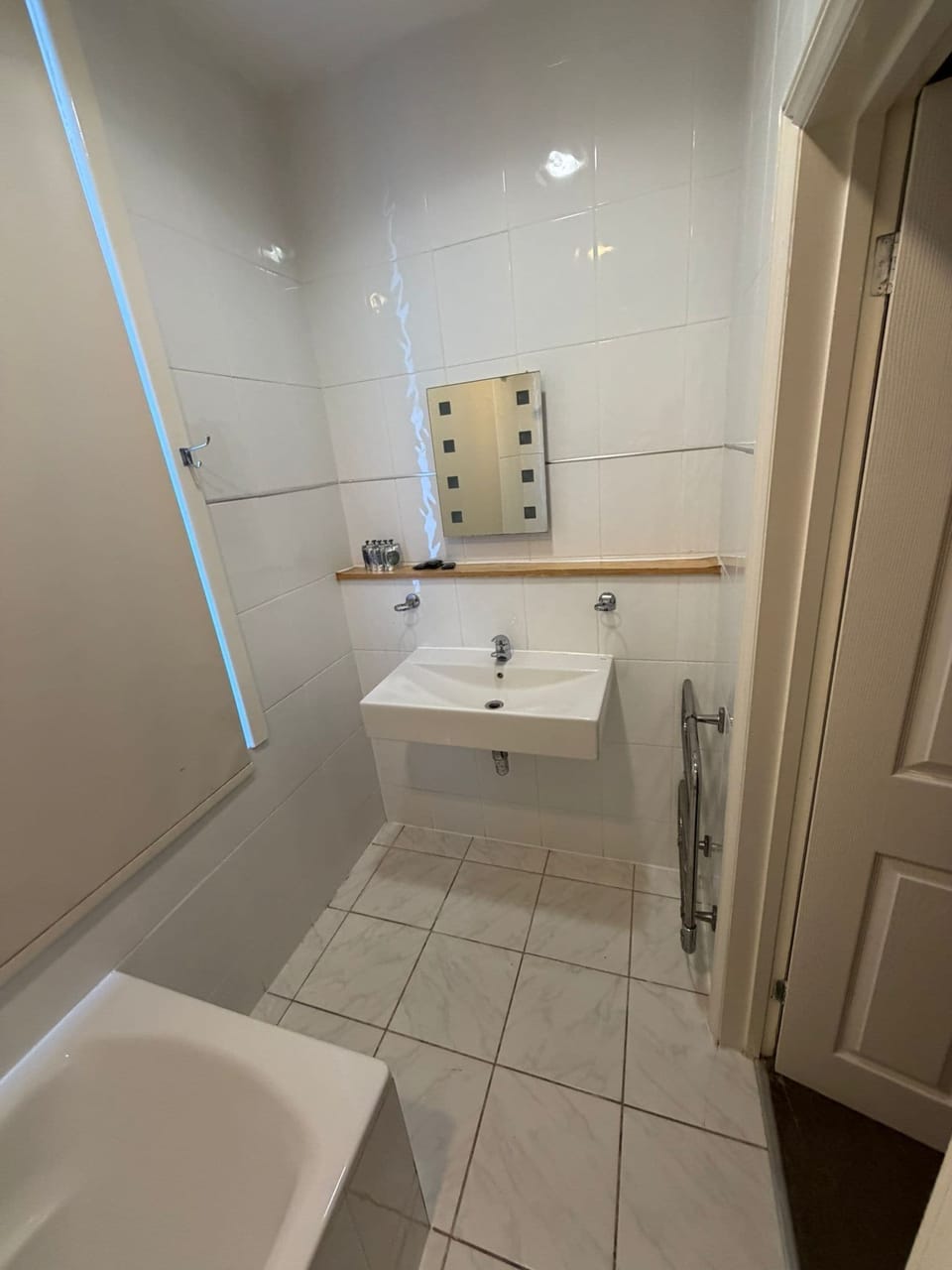 Standard Double Room, 1 Double Bed, Non Smoking, Ensuite | Bathroom | Free toiletries, hair dryer, towels, soap