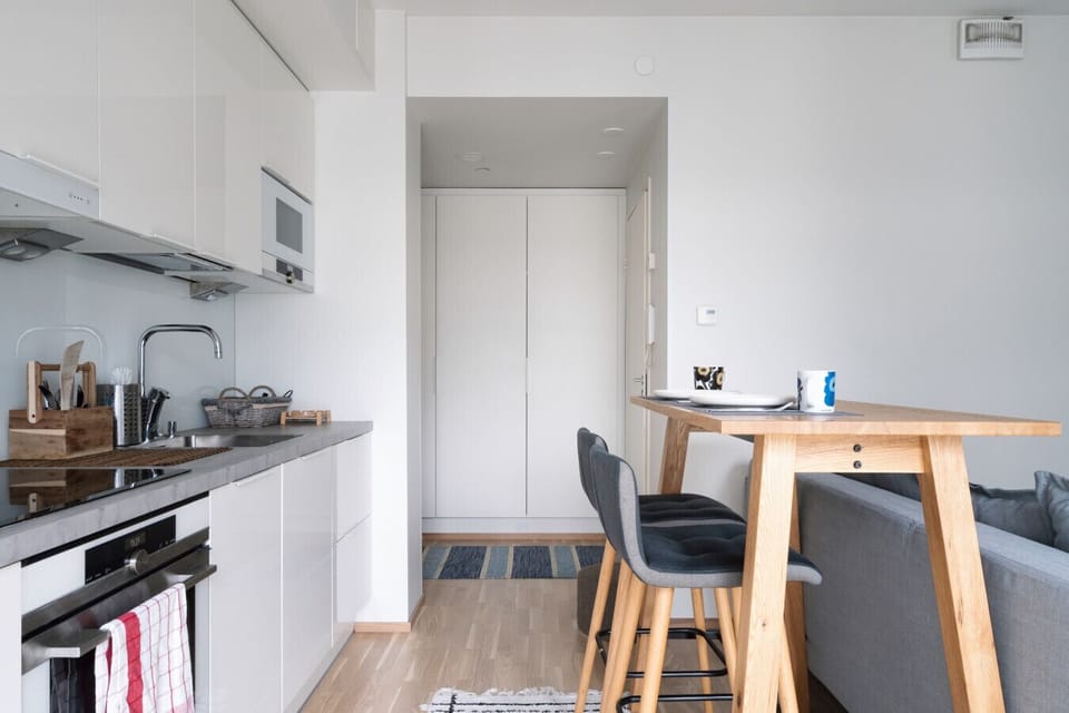 Apartment, Courtyard View | Private kitchen | Full-size fridge, microwave, oven, stovetop