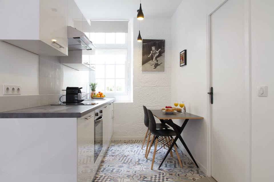 The kitchen and dining area