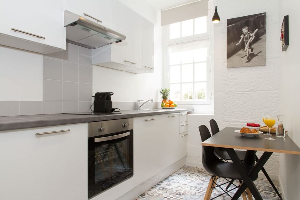The kitchen and dining area