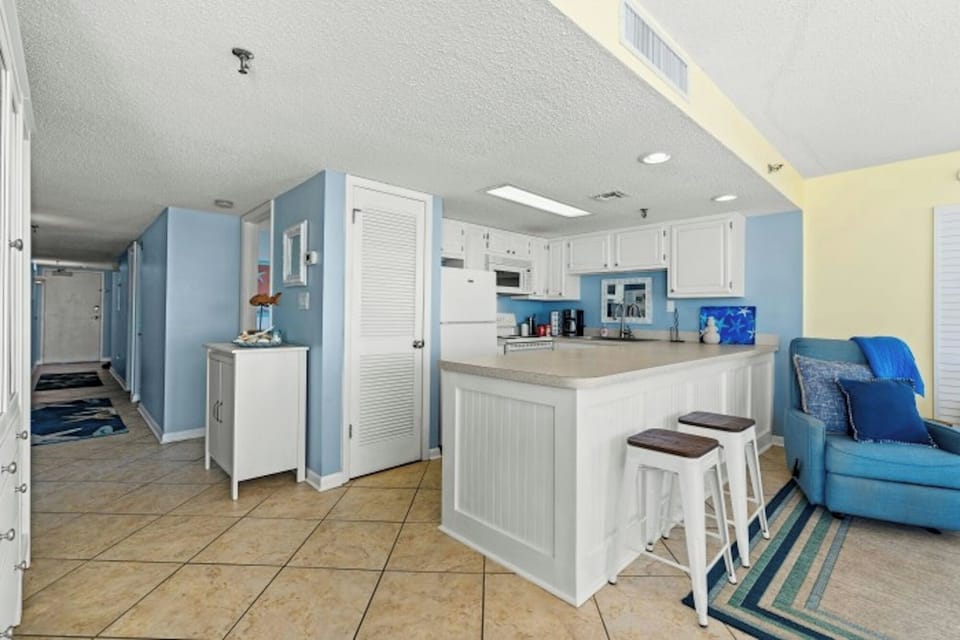 Test out your cooking skills in this fully stocked kitchen.
