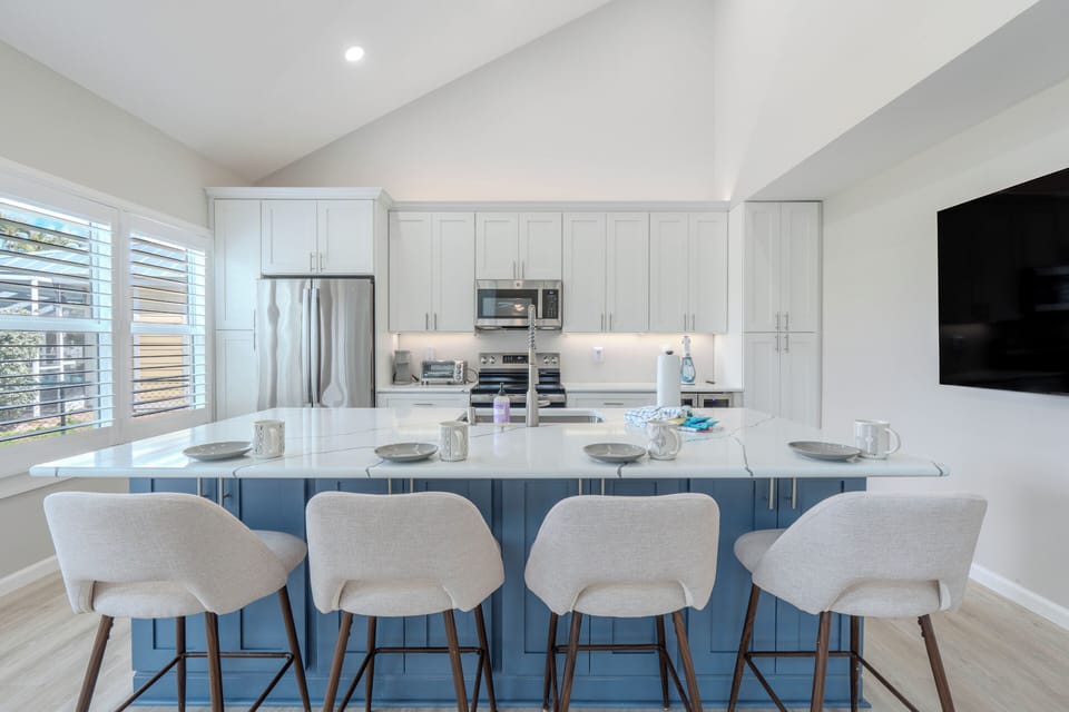 Kitchen and Additional Dining