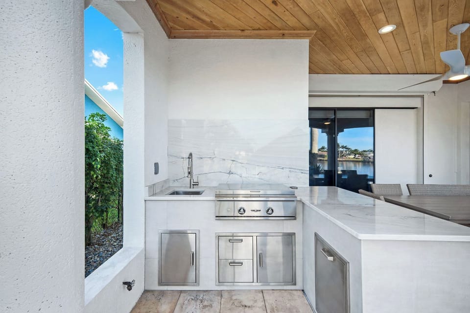 Lanai Kitch