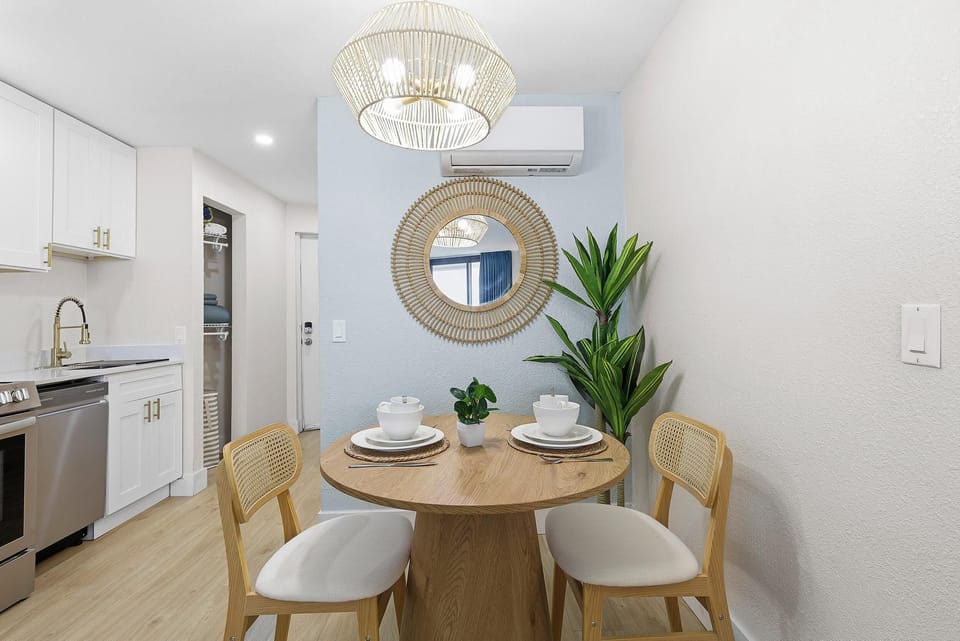 Condo, 1 King Bed (Ocean Breeze Resort 217) | Dining