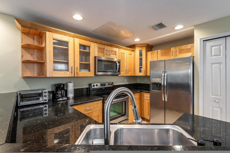 House | 5 bedrooms, desk