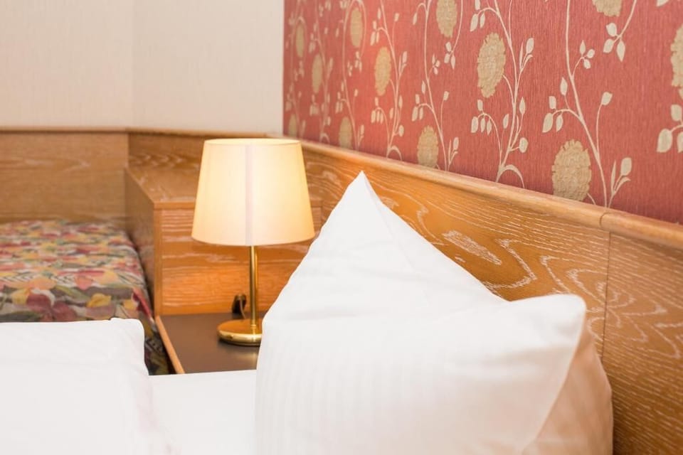 Standard Double Room | Desk, laptop workspace, soundproofing, free WiFi