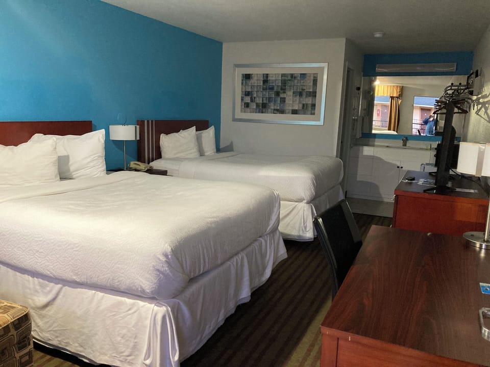 Standard Double Room | Free WiFi, bed sheets