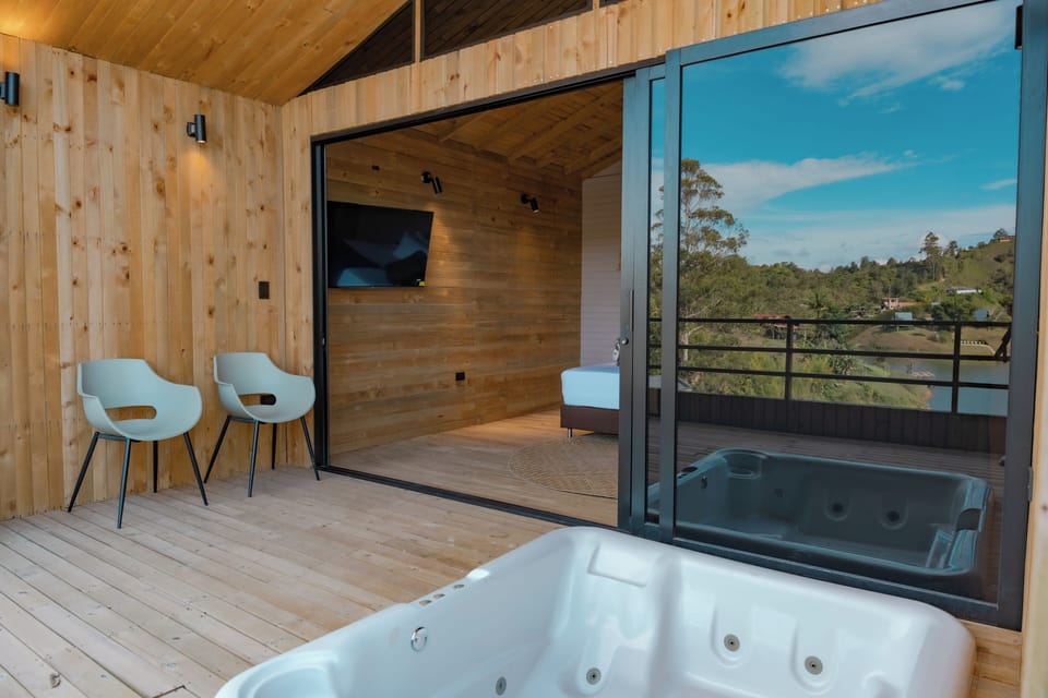 Superior Chalet, Balcony, Lake View | Interior