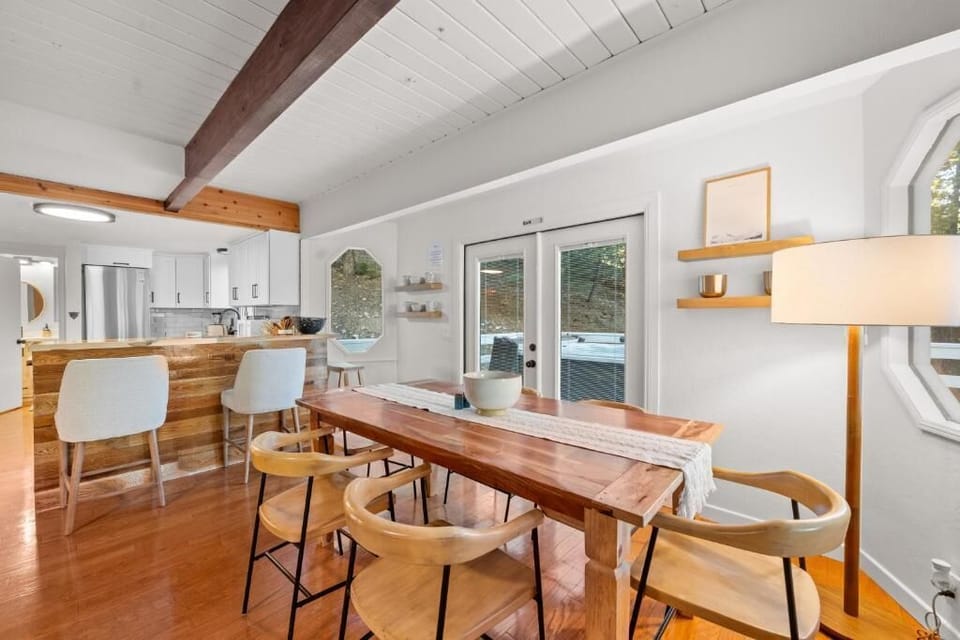 Cabin, Balcony, Mountain View | Dining