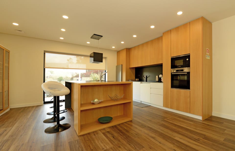 Luxury Cottage, Mountain View | Private kitchen | Fridge, microwave, oven, stovetop