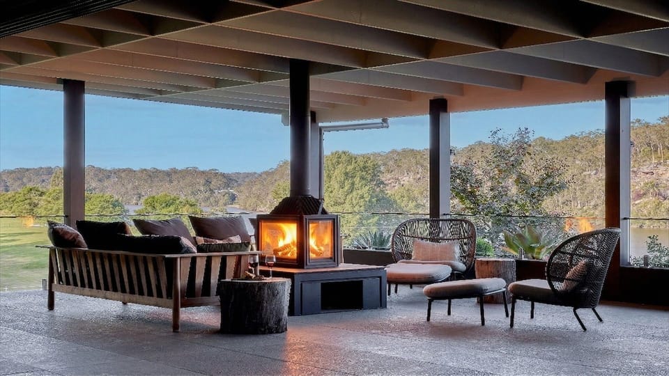 Grants | Covered outdoor entertaining area | Combustion fireplace | Lounge | Audio system | Views over Shoalhaven River