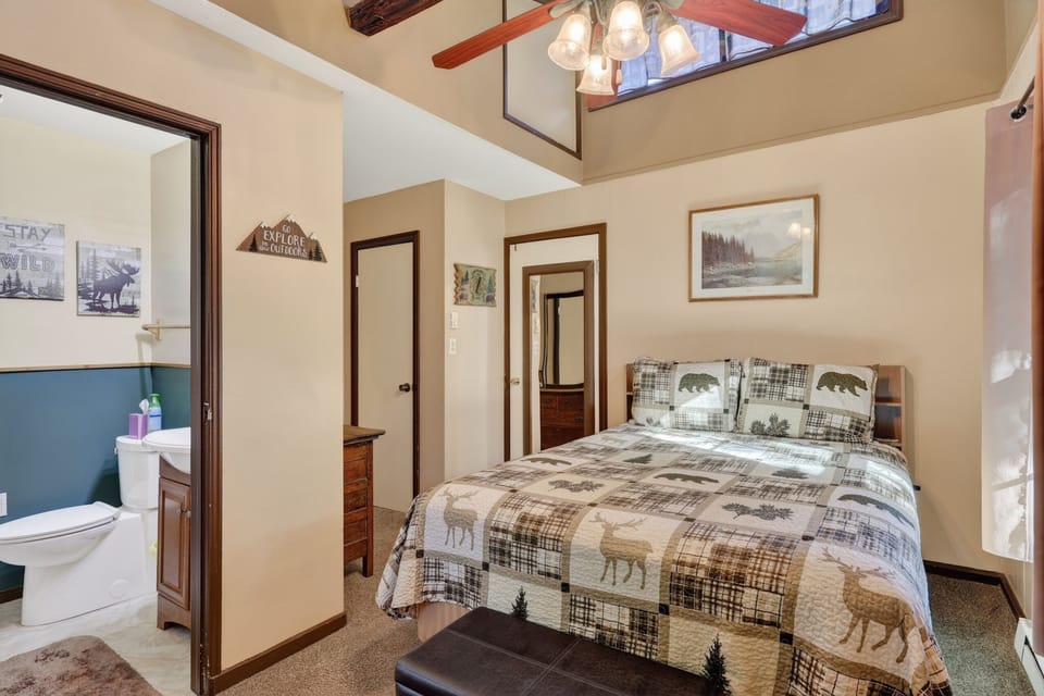 Rest easy in the queen bedroom with your own private ensuite bath.