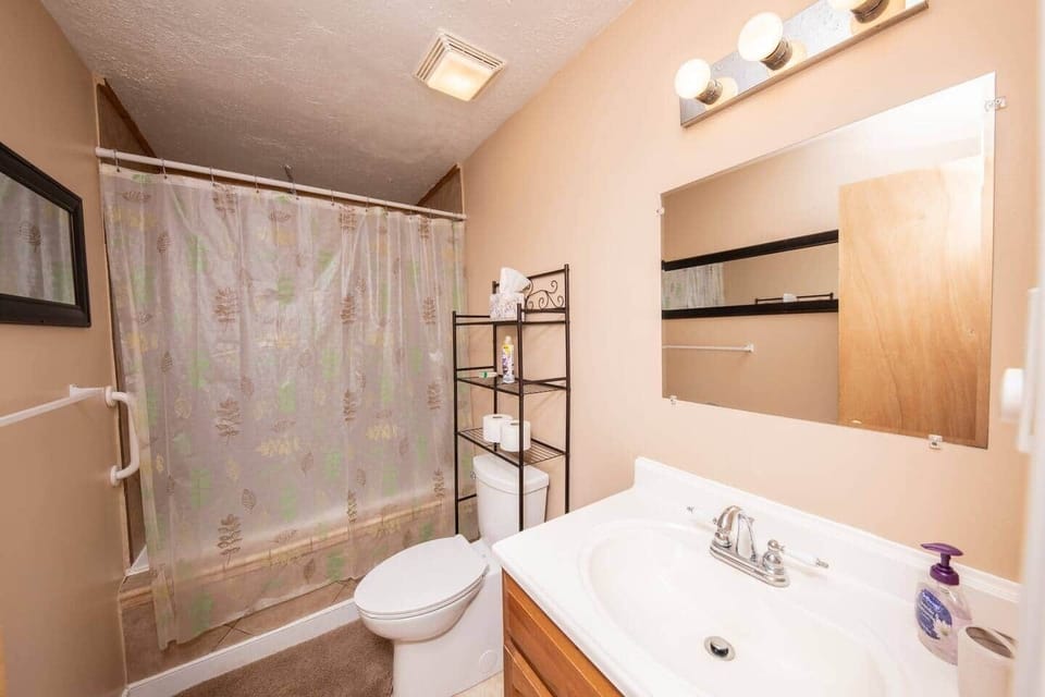 full bath (shower and jetted tub)