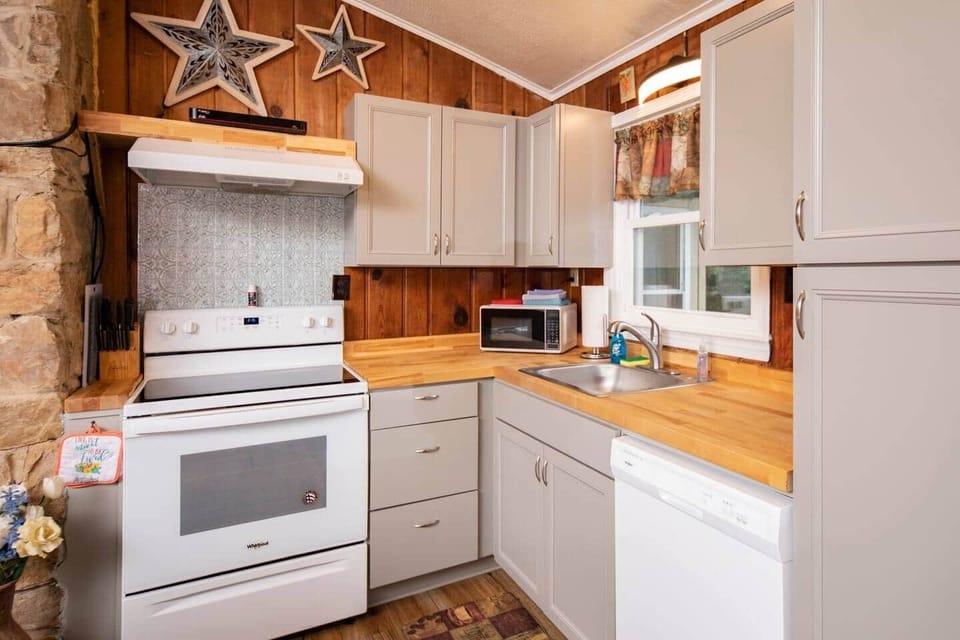 "home away from home" kitchen, with everything needed to prepare your meals for dining in
