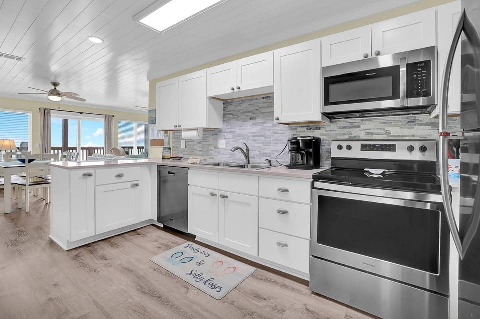 Condo, Multiple Beds (Sands of Laguna B-1) | Private kitchen