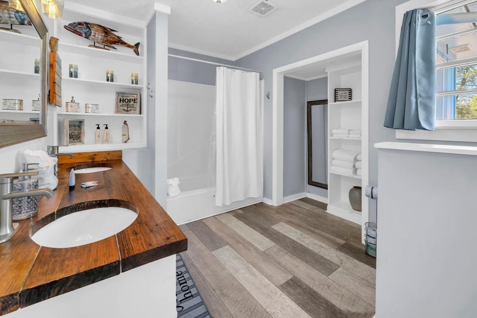 The Blue Marlin House in Sunnyside