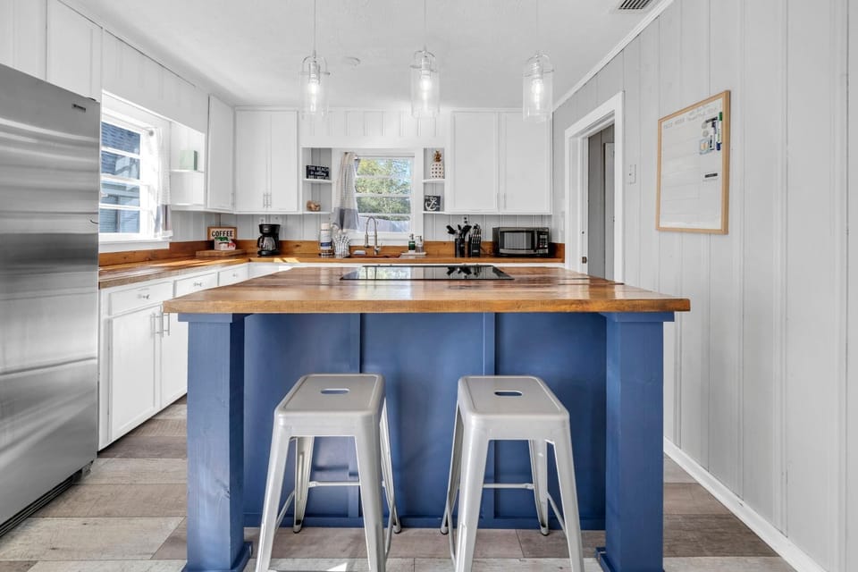 House, Multiple Beds (The Blue Marlin) | Private kitchen