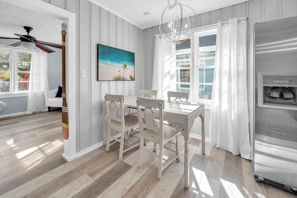 House, Multiple Beds (The Blue Marlin) | Dining