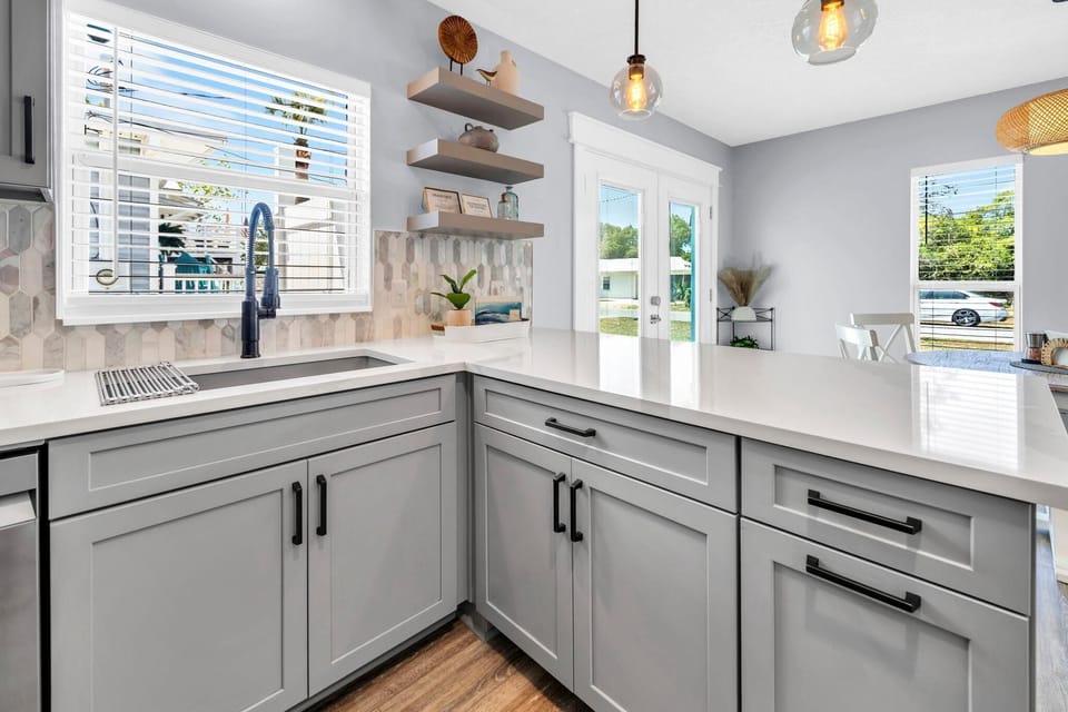 House, Multiple Beds (The Beach Bunker) | Private kitchen