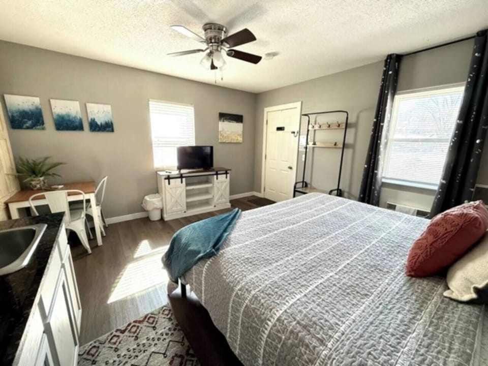 King room. Both bedrooms have their own TV.