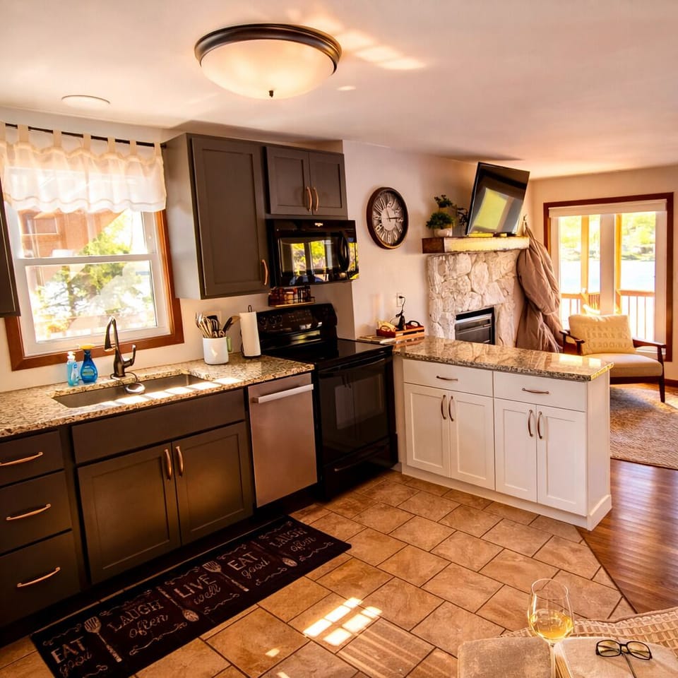 Cove-Out Cottage Kitchen